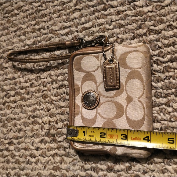 Coach ladies wallet - Picture 3 of 7